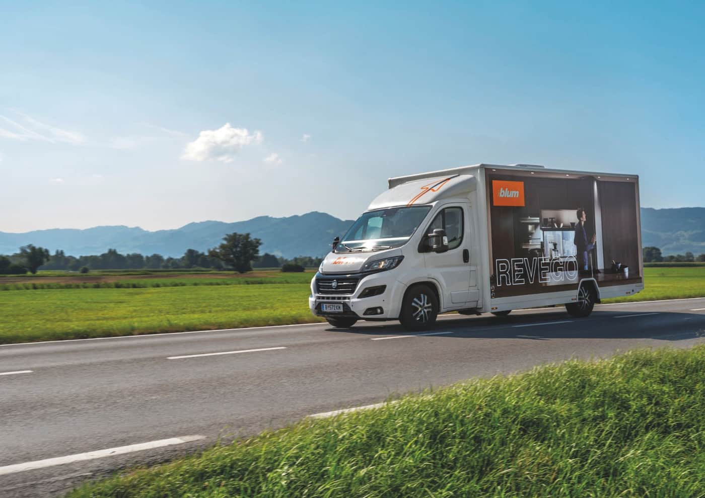 Blum lance « agencer ensemble », un roadshow inédit à travers la France