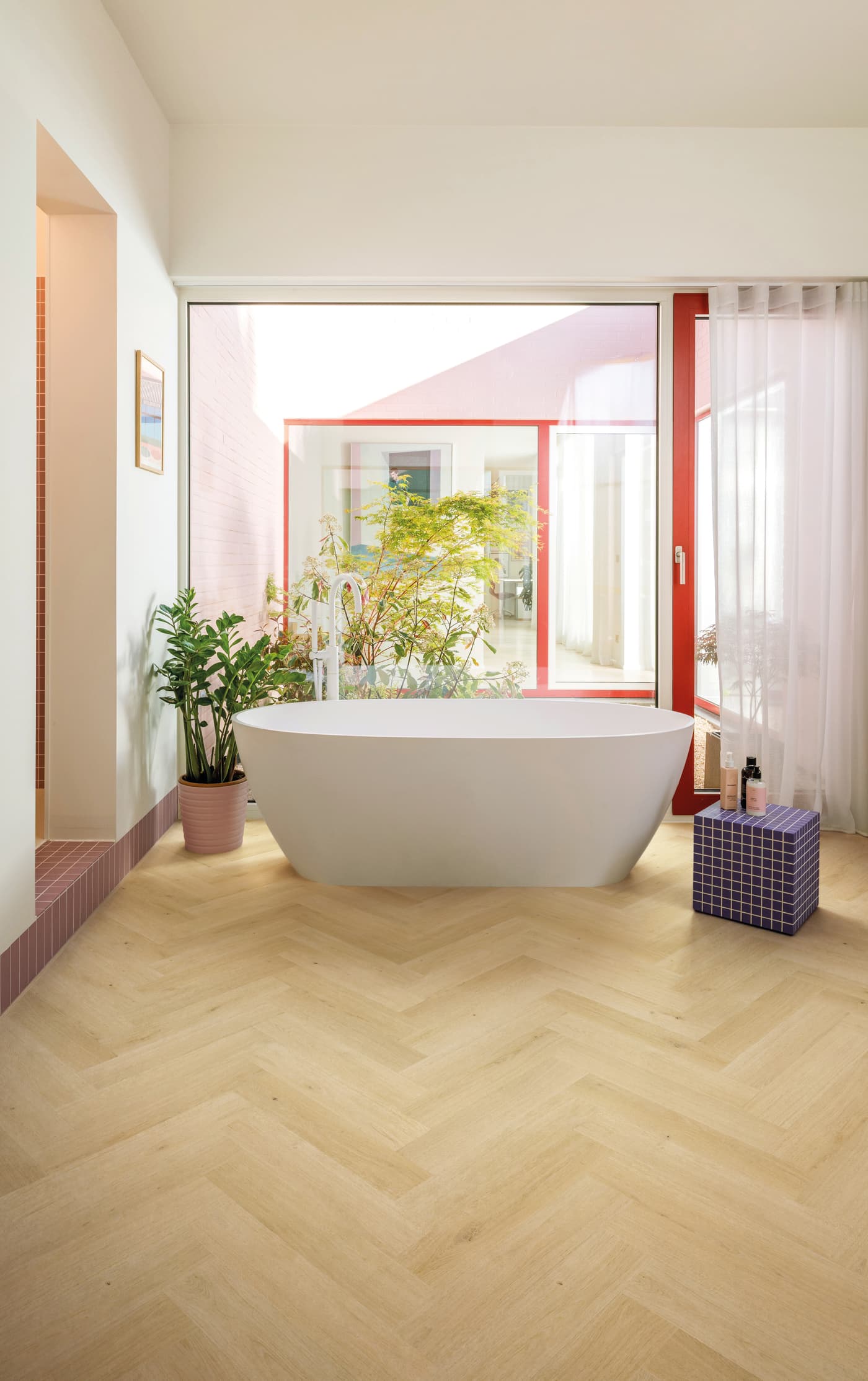 Quick-Step lance Impressive Designs, un stratifié chevron résistant à l’eau